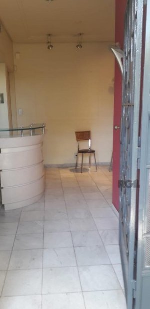 Casa com 350m², 3 dormitórios no bairro Petrópolis em Porto Alegre para Alugar