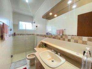 Cobertura com 350m², 4 dormitórios no bairro Petrópolis em Porto Alegre para Alugar