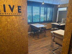 Salas/Conjuntos com 24m² no bairro Petrópolis em Porto Alegre para Alugar