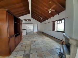 Apartamento com 287m², 3 dormitórios no bairro Floresta em Porto Alegre para Alugar