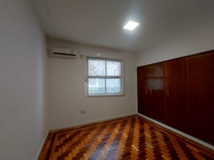 Apartamento com 200m², 4 dormitórios no bairro Moinhos de Vento em Porto Alegre para Alugar