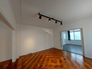 Apartamento com 200m², 4 dormitórios no bairro Moinhos de Vento em Porto Alegre para Alugar