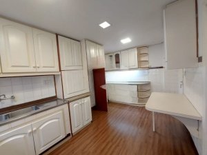Apartamento com 200m², 4 dormitórios no bairro Moinhos de Vento em Porto Alegre para Alugar