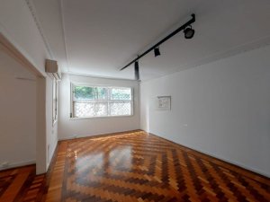 Apartamento com 200m², 4 dormitórios no bairro Moinhos de Vento em Porto Alegre para Alugar