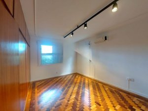 Apartamento com 200m², 4 dormitórios no bairro Moinhos de Vento em Porto Alegre para Alugar