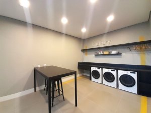 Apartamento com 70m², 2 dormitórios no bairro Moinhos de Vento em Porto Alegre para Alugar