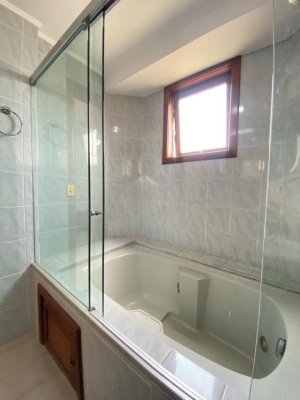 Apartamento com 120m², 3 dormitórios no bairro Floresta em Porto Alegre para Alugar