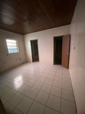 Casa com 220m², 3 dormitórios no bairro Farroupilha em Porto Alegre para Alugar