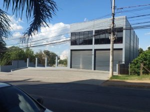 Depósito/Pavilhão com 780m² no bairro Jardim Itu em Porto Alegre para Alugar