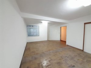 Casa com 170m², 2 dormitórios no bairro Floresta em Porto Alegre para Alugar