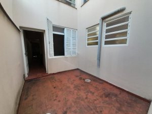 Casa com 170m², 2 dormitórios no bairro Floresta em Porto Alegre para Alugar