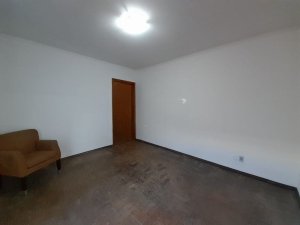 Casa com 170m², 2 dormitórios no bairro Floresta em Porto Alegre para Alugar