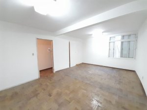 Casa com 170m², 2 dormitórios no bairro Floresta em Porto Alegre para Alugar