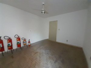 Casa com 170m², 2 dormitórios no bairro Floresta em Porto Alegre para Alugar