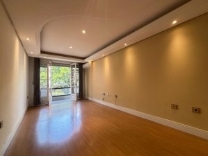 Apartamento com 78m², 2 dormitórios no bairro Santa Cecília em Porto Alegre para Alugar