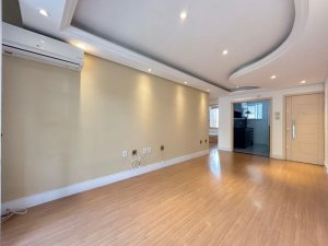 Apartamento com 78m², 2 dormitórios no bairro Santa Cecília em Porto Alegre para Alugar