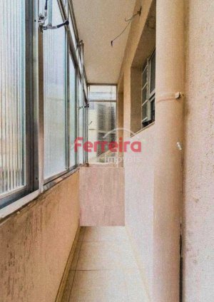 Apartamento com 47m², 1 dormitório no bairro Floresta em Porto Alegre para Alugar