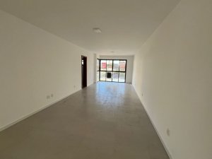 Apartamento com 49m², 1 dormitório no bairro Rio Branco em Porto Alegre para Alugar