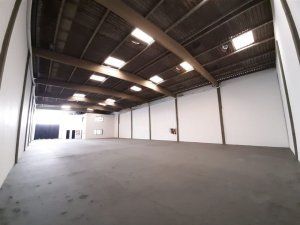 Depósito/Pavilhão com 750m² no bairro Sarandi em Porto Alegre para Alugar