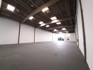 Galpão com 750m² no bairro Sarandi em Porto Alegre para Alugar