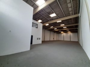 Galpão com 750m² no bairro Sarandi em Porto Alegre para Alugar