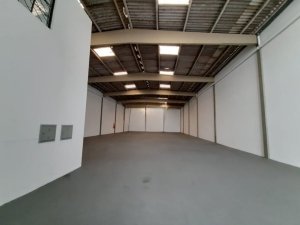 Galpão com 750m² no bairro Sarandi em Porto Alegre para Alugar