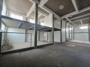 Depósito/Pavilhão com 300m² no bairro Navegantes em Porto Alegre para Alugar