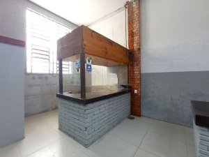 Galpão com 385m² no bairro São João em Porto Alegre para Alugar