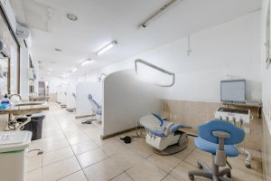 Casa comercial com 255m², 2 dormitórios no bairro Bom Fim em Porto Alegre para Alugar