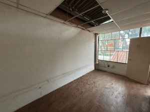 Galpão com 271m² no bairro São Geraldo em Porto Alegre para Alugar