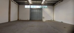 Galpão com 240m² no bairro São Geraldo em Porto Alegre para Alugar