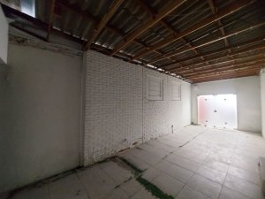 Casa comercial com 150m² no bairro São João em Porto Alegre para Alugar