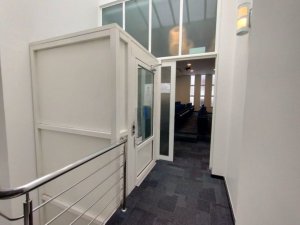 Casa comercial com 220m² no bairro Menino Deus em Porto Alegre para Alugar