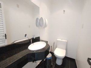 Casa comercial com 220m² no bairro Menino Deus em Porto Alegre para Alugar