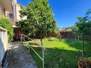 Casa comercial com 300m² no bairro Floresta em Porto Alegre para Alugar