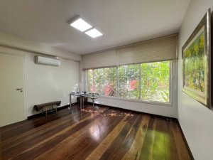 Casa Comercial com 300m² no bairro Floresta em Porto Alegre para Alugar
