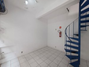 Loja com 26m² no bairro Azenha em Porto Alegre para Alugar