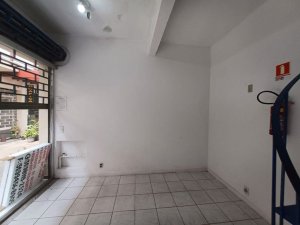 Loja com 26m² no bairro Azenha em Porto Alegre para Alugar