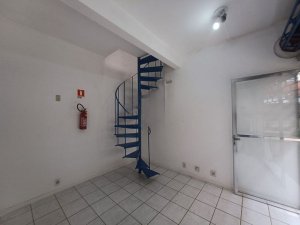 Loja com 26m² no bairro Azenha em Porto Alegre para Alugar