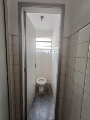 Loja com 26m² no bairro Azenha em Porto Alegre para Alugar