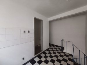 Loja com 26m² no bairro Azenha em Porto Alegre para Alugar