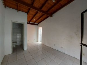 Loja com 30m² no bairro Azenha em Porto Alegre para Alugar