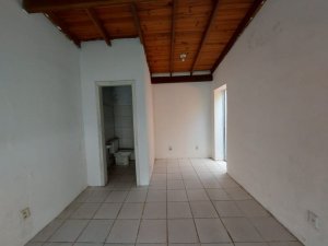 Loja com 30m² no bairro Azenha em Porto Alegre para Alugar
