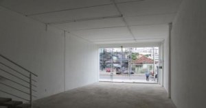 Loja com 226m² no bairro Medianeira em Porto Alegre para Alugar