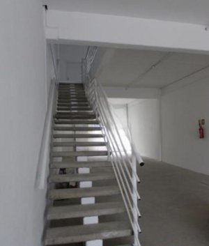 Loja com 226m² no bairro Medianeira em Porto Alegre para Alugar