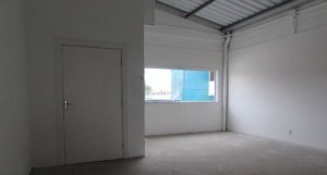 Loja com 226m² no bairro Medianeira em Porto Alegre para Alugar