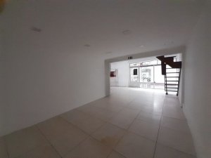 Loja com 36m² no bairro Azenha em Porto Alegre para Alugar