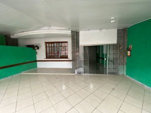 Loja com 180m² no bairro Azenha em Porto Alegre para Alugar