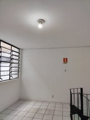 Loja com 40m² no bairro Centro Histórico em Porto Alegre para Alugar