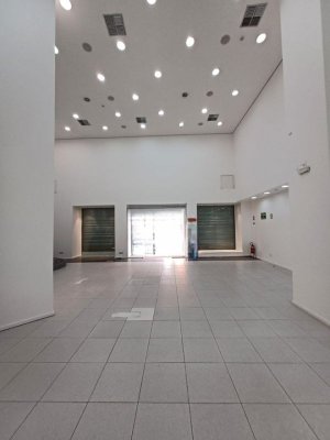 Loja com 698m² no bairro Centro Histórico em Porto Alegre para Alugar